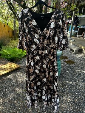 kensie Black Floral V-Neck Midi Dress